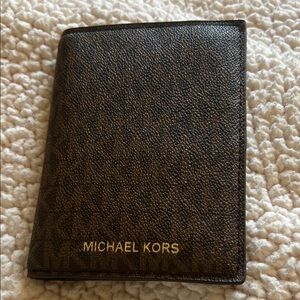 Brand new Michael Kors Bi-fold card wallet